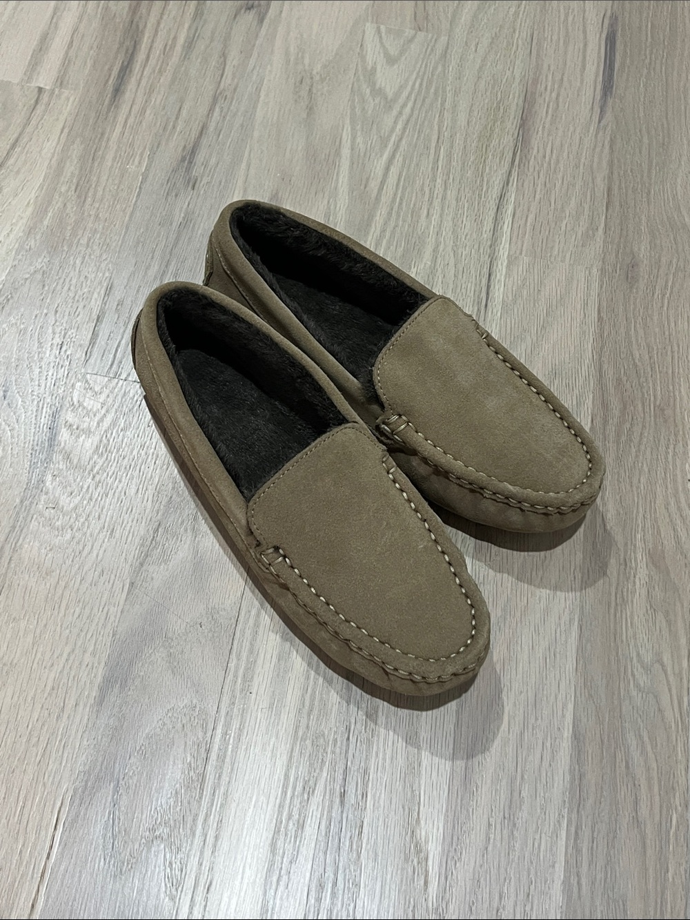 Lands’ End Women’s Slippers New size 6